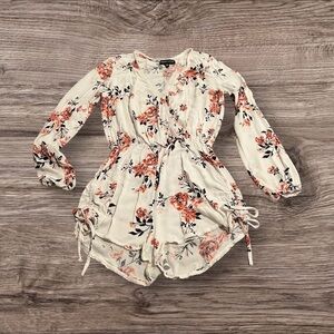 Kendall & Kylie Floral V-Neck Wrap Style Long Sleeve Romper Size XS